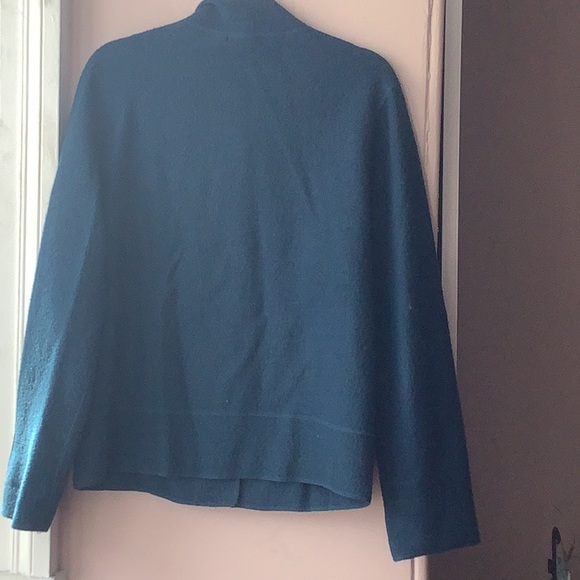 100% wool gorgeous teal color NWOT - Picture 2 of 5